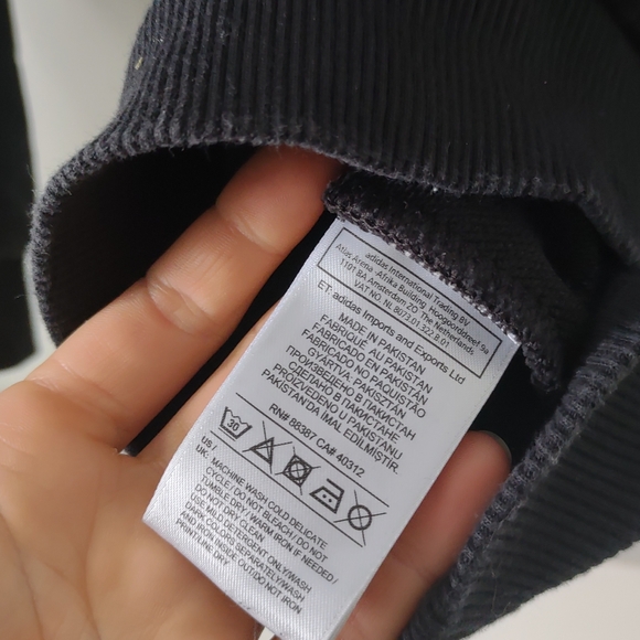 Adidas black oversized hooded sweater with large front logo - S - Picture 12 of 12